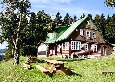 Horska Rychnovska Bouda U Skiarealu シャレー